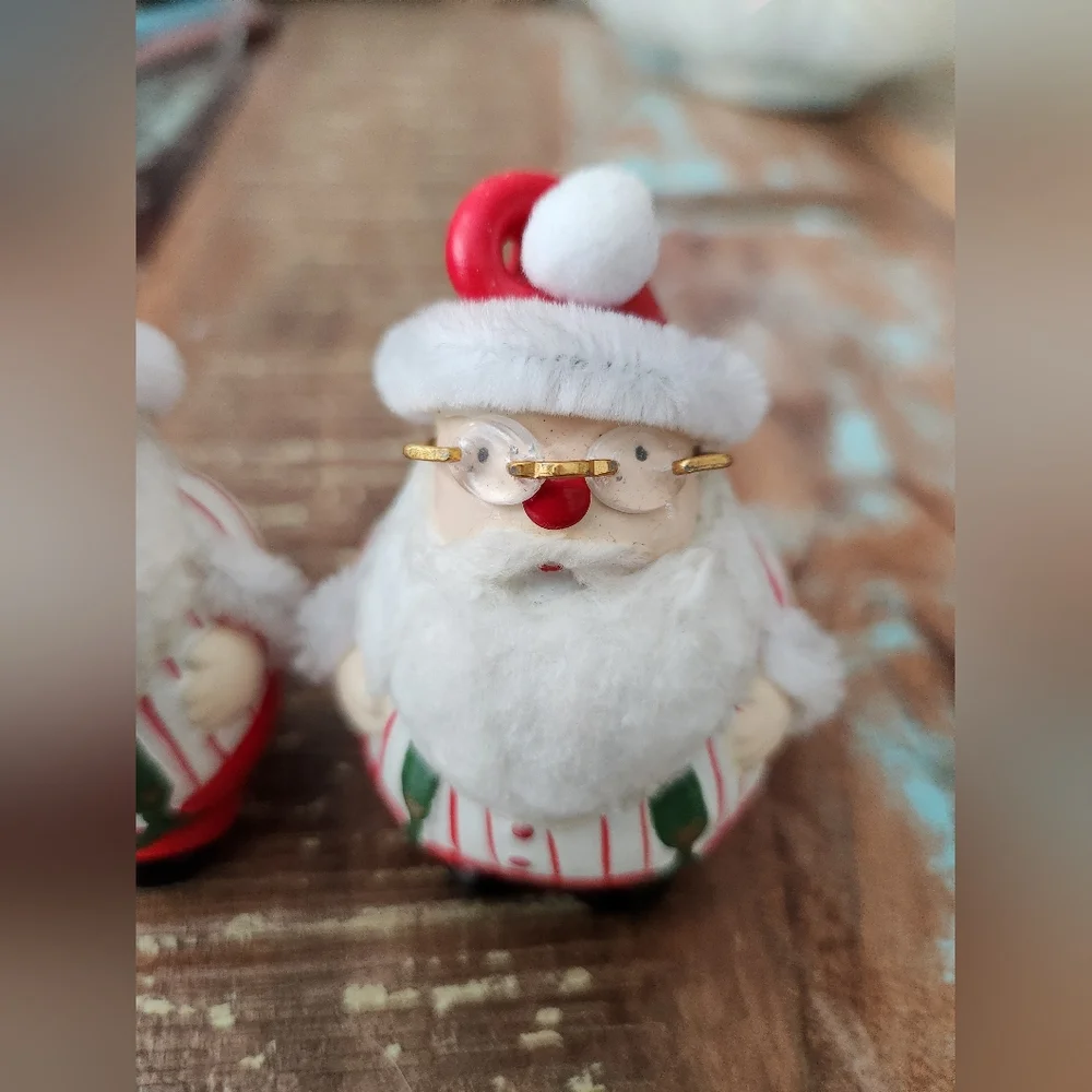 Festive Santa Claus Figurines - Red and White‎